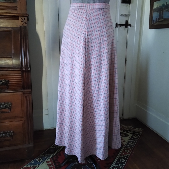 VINTAGE Maxi Gray Polyester Skirt with Red, Black and Metallic Silver Grid - Picture 1 of 6